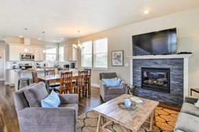 Hot Tub and Coosa River Access Ocean Shores Home